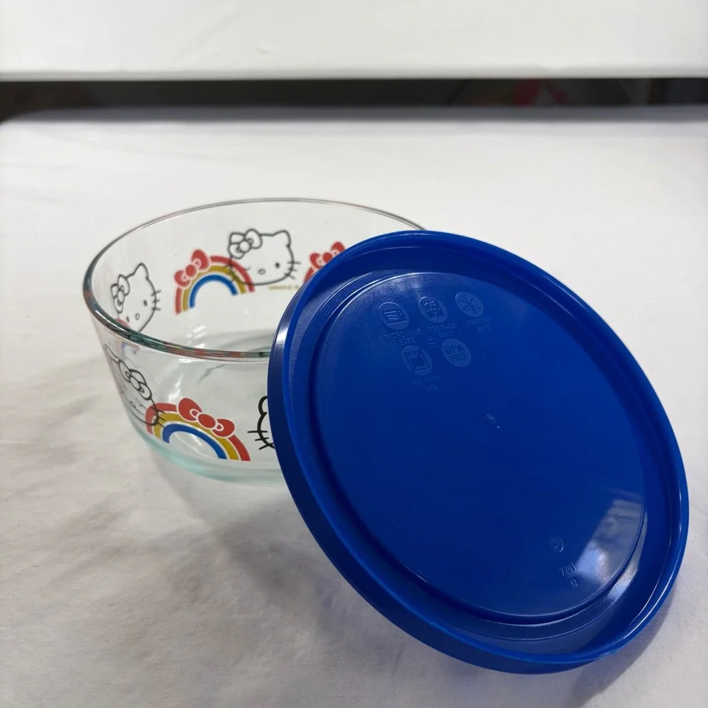 Pyrex Hello Kitty Rainbow Glass Food Storage Container Blue Lid 6in 4-Cup Sanrio